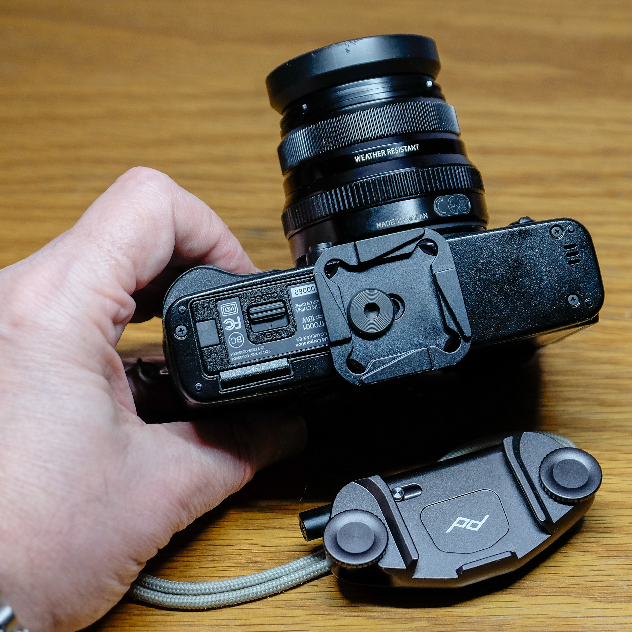 peak design camera clip tripod